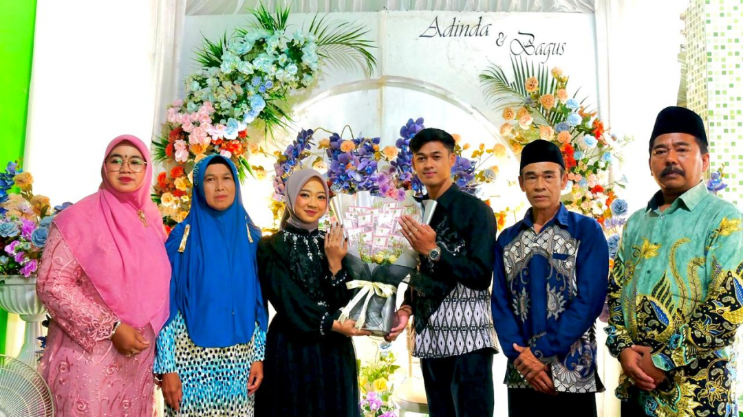 https://aghispro-adinda-bagus.webnikah.com/dirmember/00000028/aghispro/photo-279770-330430-l-202511260239.jpg